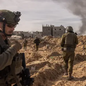 Poised to Expand Gaza Offensive, Israel Calls Up Thousands of Reserve Soldiers
