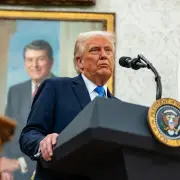 Trump Backs Down on Russia, and Representative Is Arrested After ICE Clash